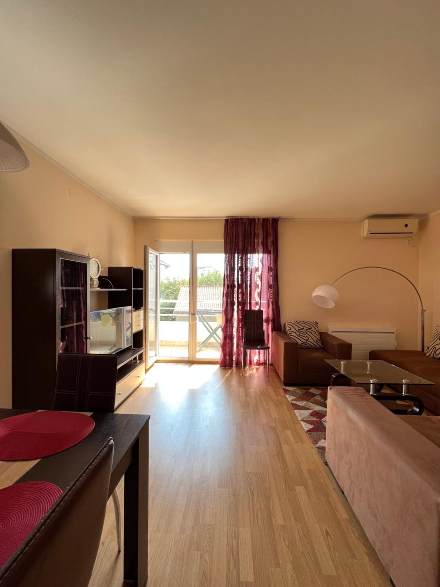 Apartment Village *